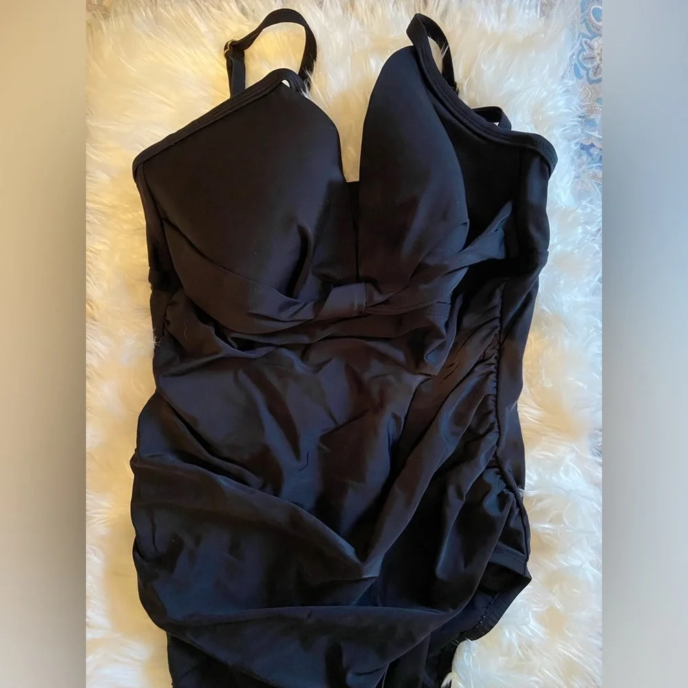 Merona One-piece women’s swimsuit - Basic Black - Picture 2 of 5